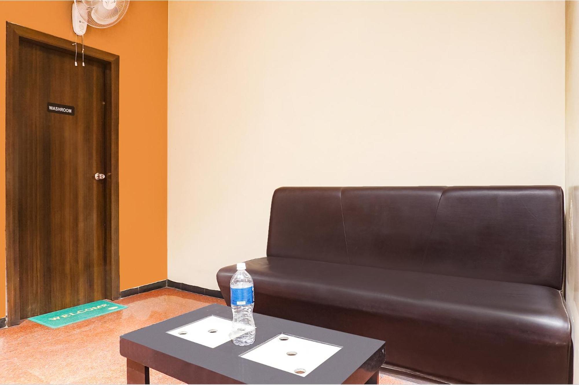 Hotel Fabhotel Krishna Regency - Nr Pcmg Park 3*