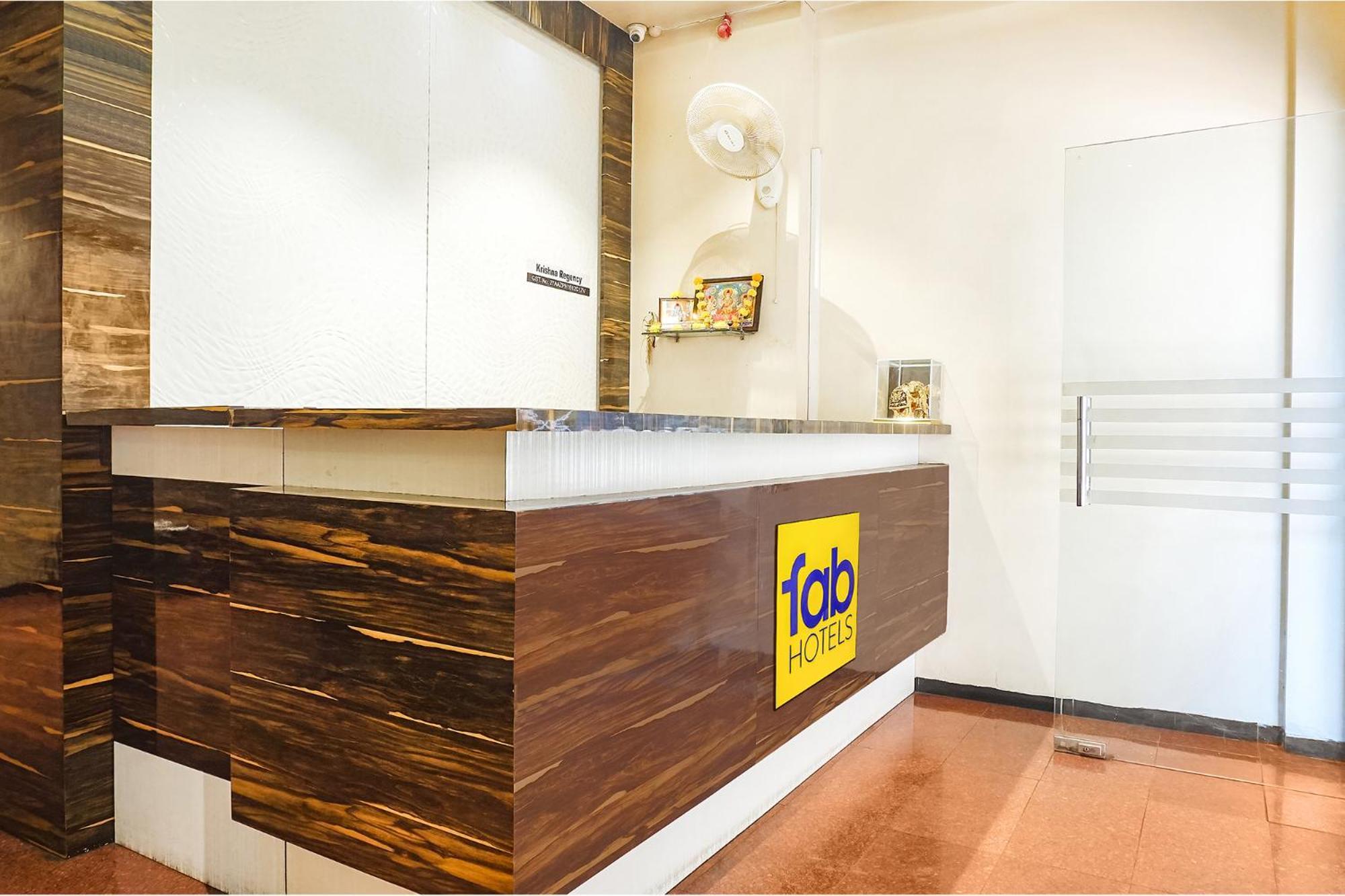 Hotel Fabhotel Krishna Regency - Nr Pcmg Park
