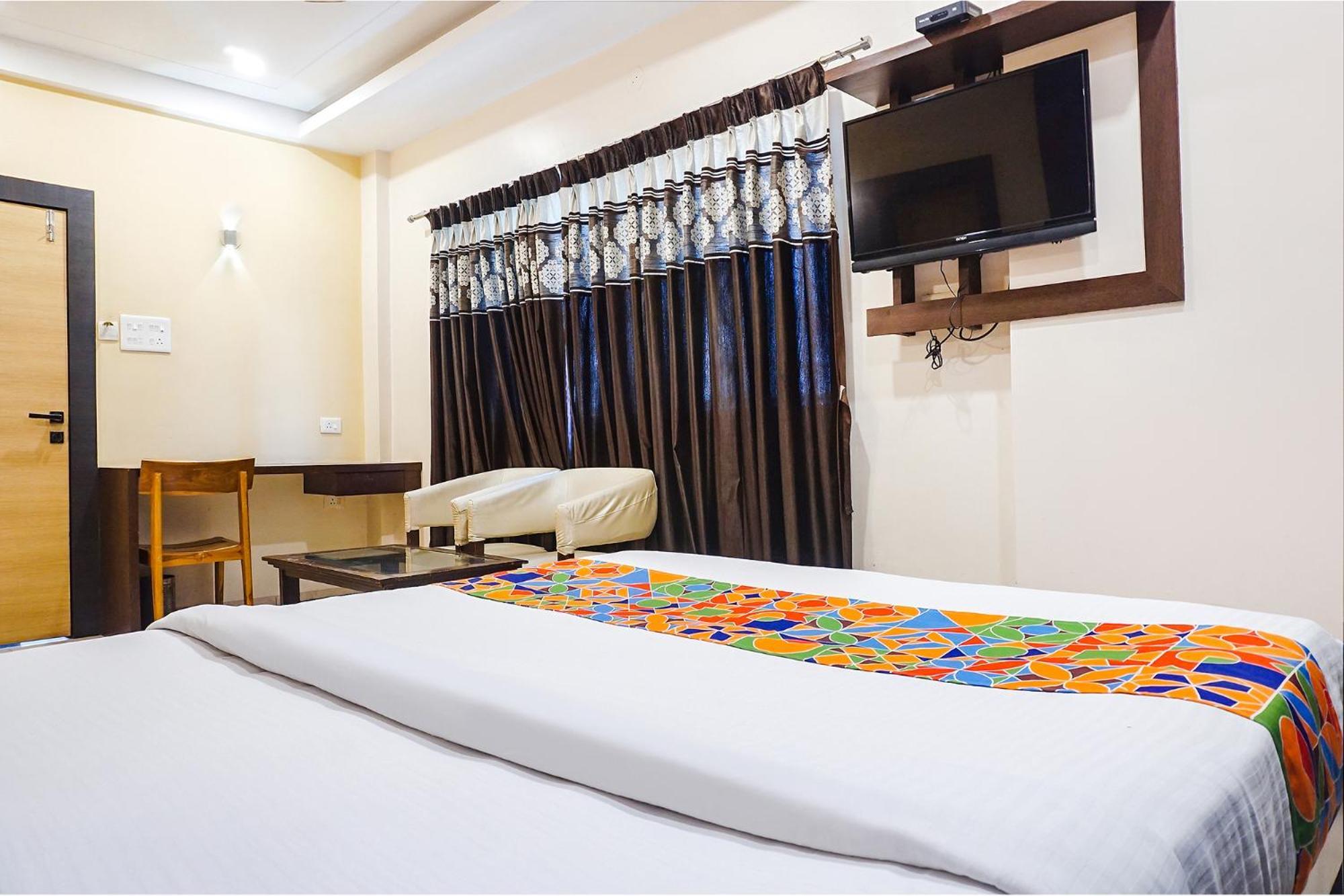 Hotel Fabhotel Krishna Regency - Nr Pcmg Park Pune