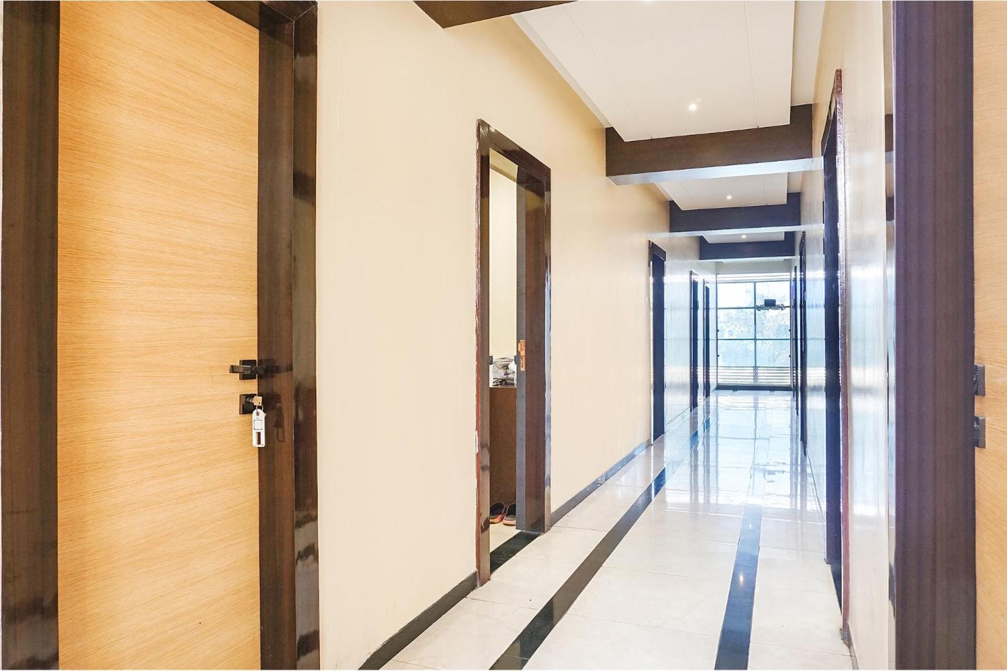 Fabhotel Krishna Regency - Nr Pcmg Park
